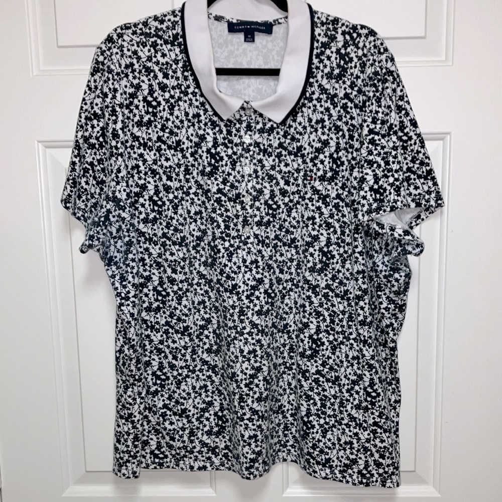 Tommy Hilfiger Women’s Black and White Floral Polo Shirt Size 3X - Picture 2 of 6
